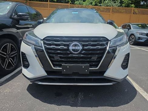 Certified 2023 Nissan Kicks SR w/ SR Premium Package FWD image 2