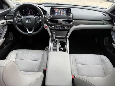 Used 2018 Honda Accord Touring image 13