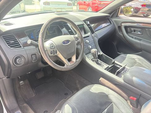 Used 2015 Ford Taurus Limited FWD image 5
