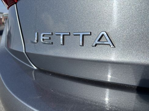 Used 2024 Volkswagen Jetta SE FWD image 12