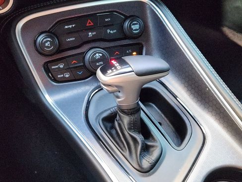 Used 2016 Dodge Challenger SRT RWD image 22