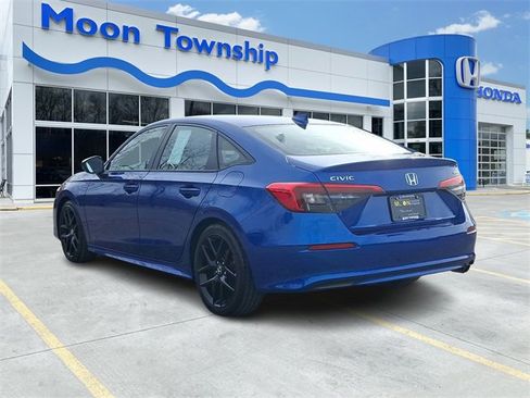 Used 2023 Honda Civic Sport image 4