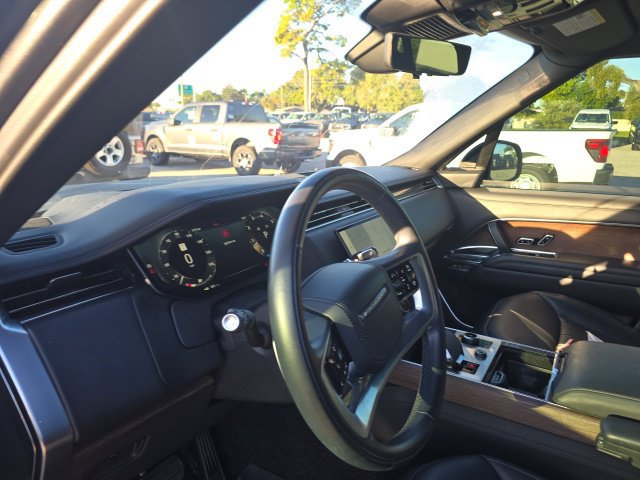 Used 2023 Land Rover Range Rover Autobiography AWD/4WD image 9