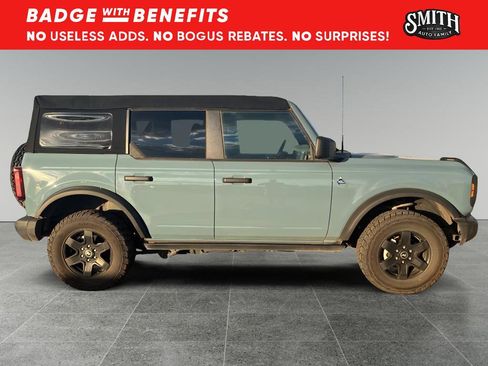 Certified 2023 Ford Bronco Black Diamond image 3