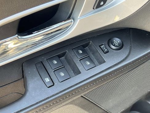 Used 2015 Chevrolet Equinox LS FWD image 13