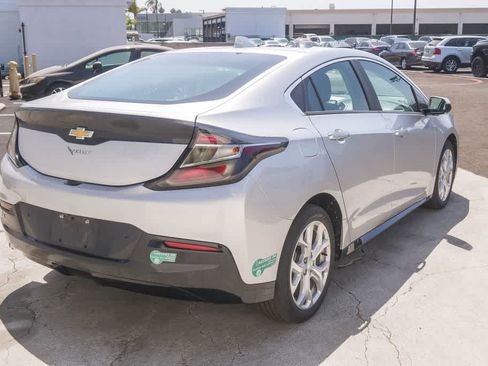 Used 2017 Chevrolet Volt Premier w/ Driver Confidence II Package FWD image 9