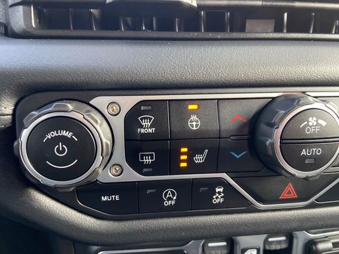 Used 2024 Jeep Gladiator Rubicon w/ Safety Group image 26