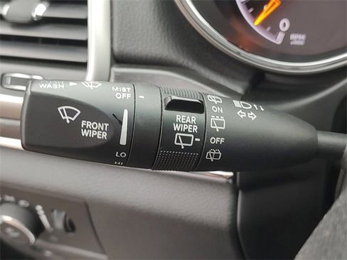 Used 2018 Jeep Grand Cherokee Limited image 25