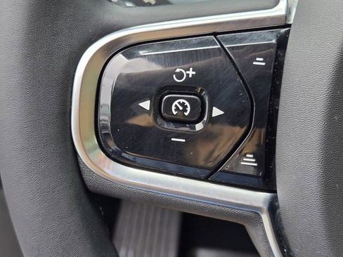 Used 2023 Volvo XC60 B5 Ultimate w/ Protection Package Premier FWD image 27