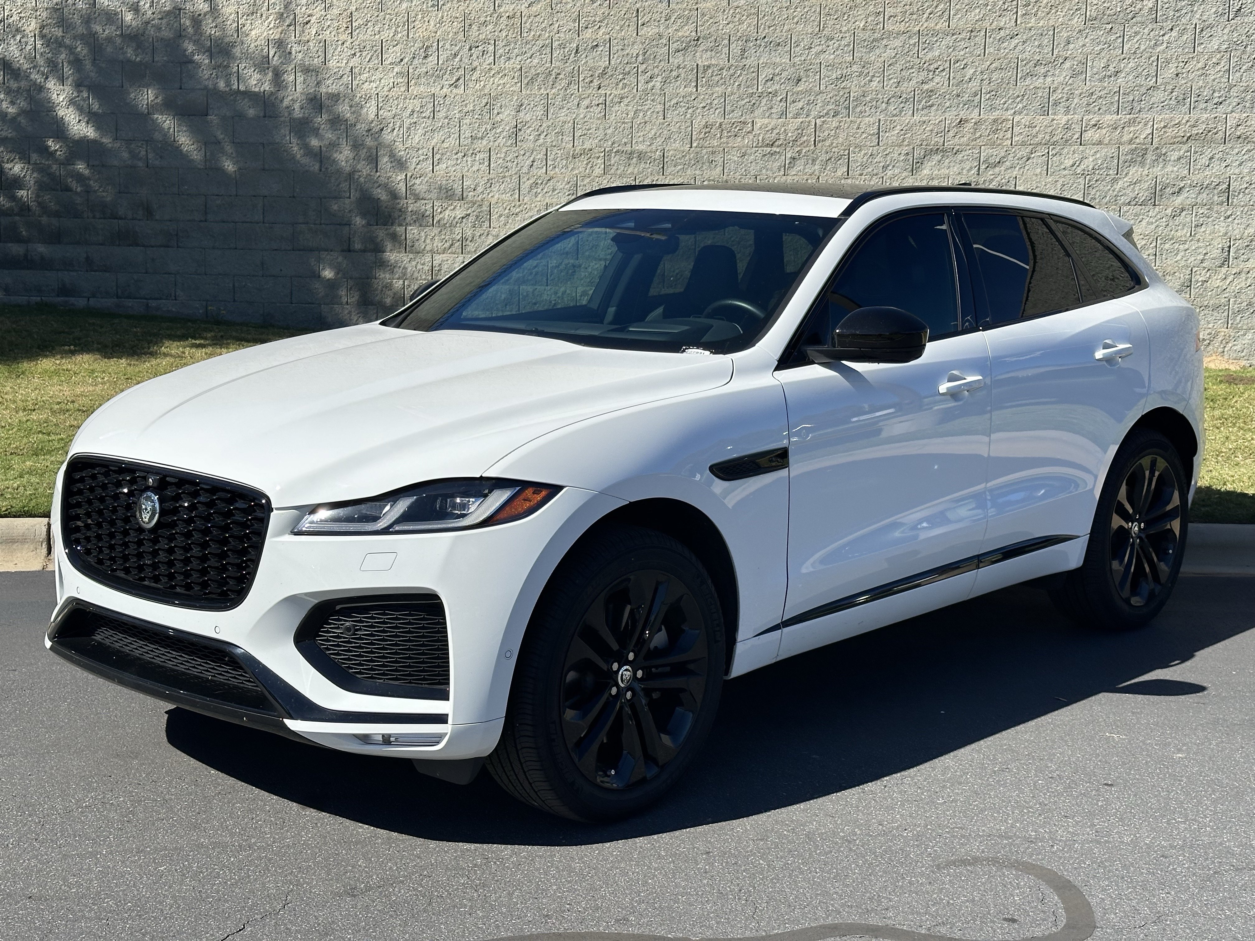 Used 2026 Jaguar F-PACE R-Dynamic S AWD/4WD image 1