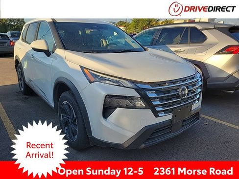 Used 2025 Nissan Rogue SV FWD image 1