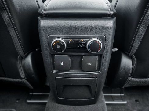 Used 2023 Ford Explorer XLT w/ Equipment Group 202A AWD/4WD image 39