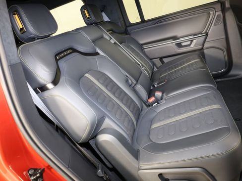 Used 2025 Rivian R1S Adventure AWD/4WD image 33