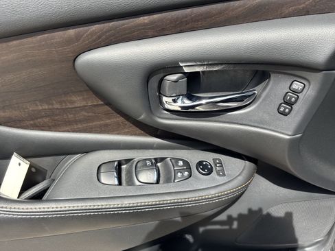 Used 2024 Nissan Murano Platinum w/ Cargo Package image 16