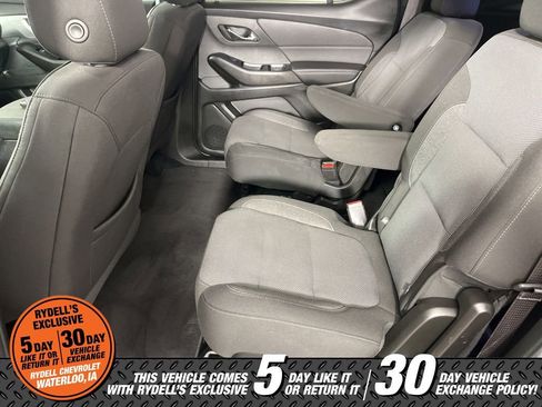 Certified 2023 Chevrolet Traverse LT w/ Rear Camera Mirror Package image 16