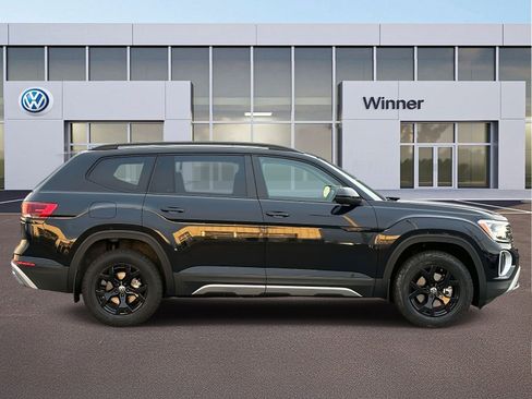 New 2026 Volkswagen Atlas Peak Edition image 6