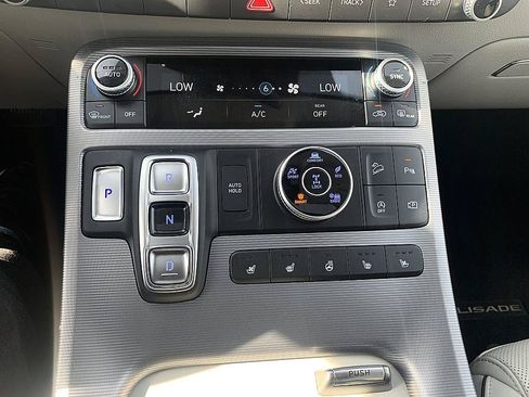 Used 2024 Hyundai Palisade Calligraphy AWD/4WD image 17