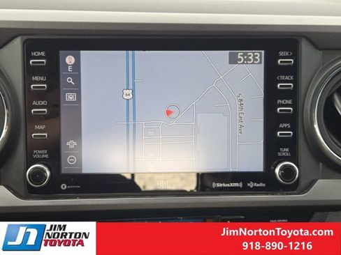 Used 2021 Toyota Tacoma TRD Off-Road w/ TRD Premium Off Road Package AWD/4WD image 19