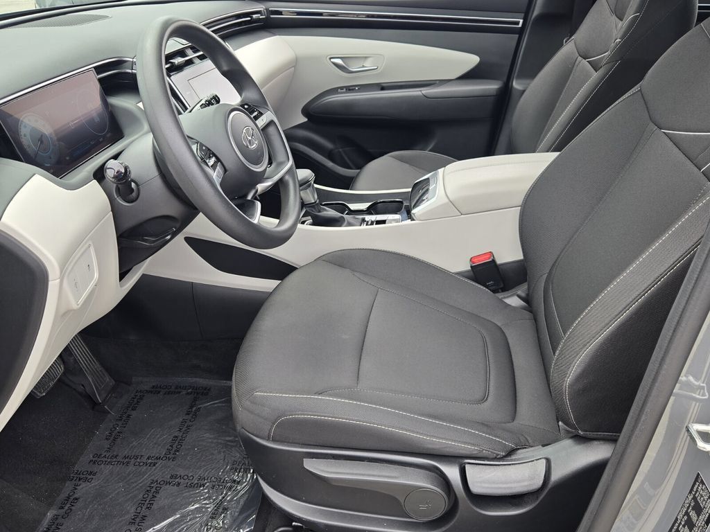 Certified 2024 Hyundai Tucson SE FWD image 10