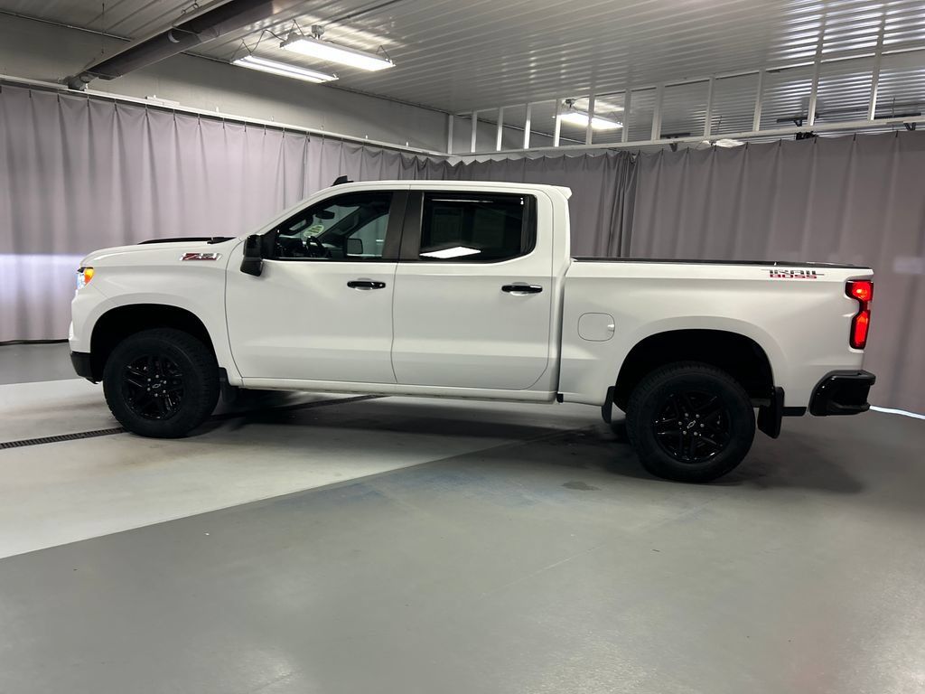 Used 2023 Chevrolet Silverado 1500 LT Trail Boss AWD/4WD image 4