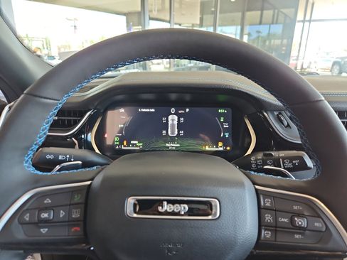 New 2025 Jeep Grand Cherokee Trailhawk w/ Luxury Tech Group III image 10