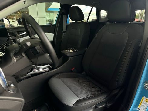 Used 2025 Chevrolet Trax LT w/ Driver Confidence Package FWD image 14