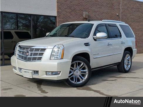 Used 2014 Cadillac Escalade Platinum image 1