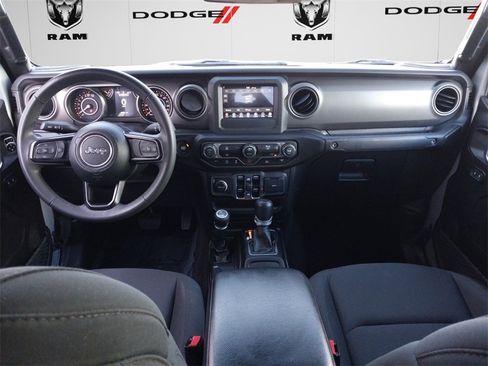 Used 2023 Jeep Gladiator Sport image 8