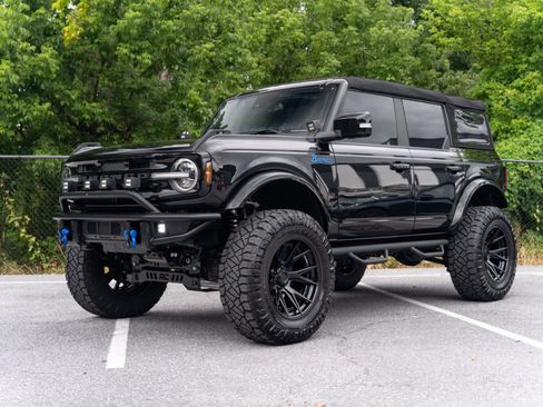 Used 2024 Ford Bronco Outer Banks AWD/4WD image 2