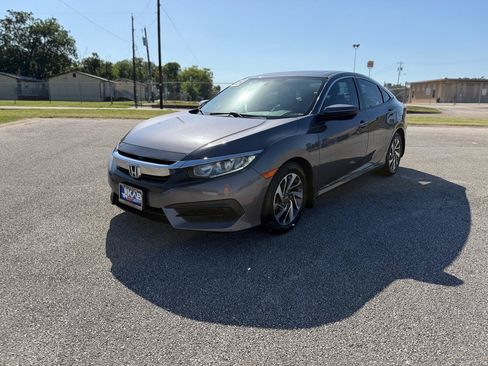 Used 2018 Honda Civic EX image 7