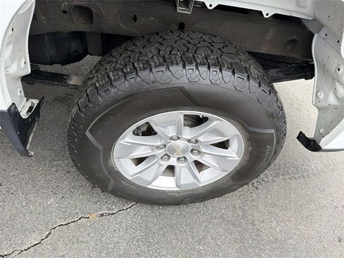 Used 2022 Chevrolet Silverado 1500 LT image 11