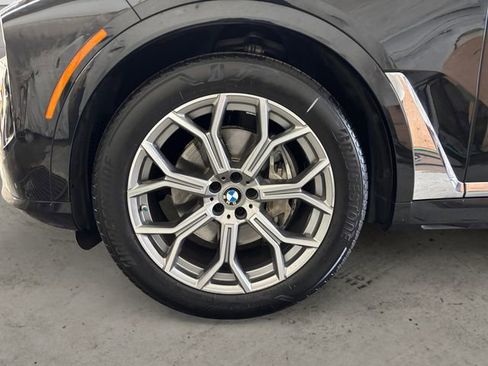 Used 2023 BMW X7 xDrive40i w/ Parking Assistance Package AWD/4WD image 14