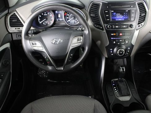 Used 2017 Hyundai Santa Fe Sport image 6