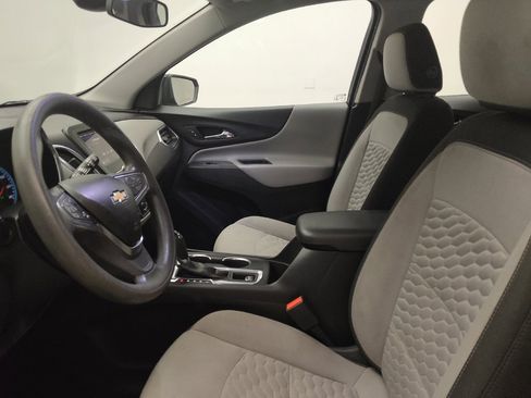 Used 2021 Chevrolet Equinox LS FWD image 17