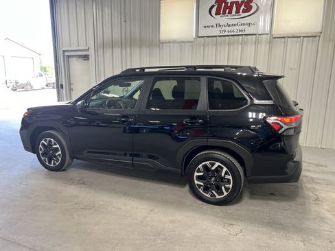 Used 2025 Subaru Forester Premium AWD/4WD image 52