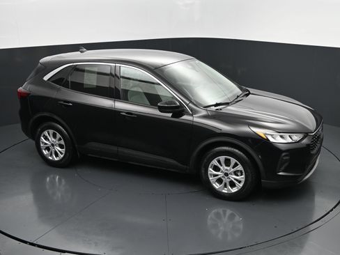 Used 2024 Ford Escape Active w/ Cold Weather Package FWD image 34
