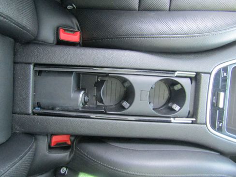 Used 2019 Porsche Panamera image 28