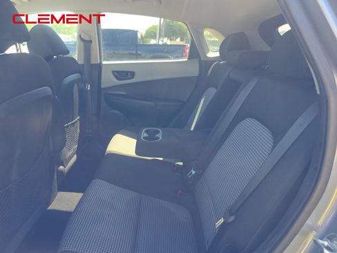 Used 2021 Hyundai Kona SEL FWD image 3