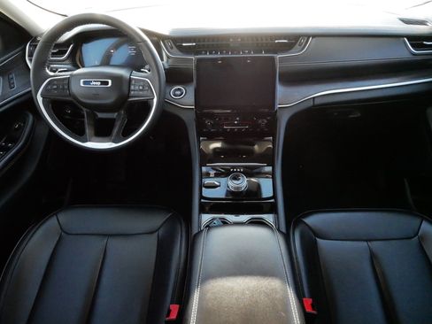 Used 2023 Jeep Grand Cherokee L Limited w/ Trailer Tow Group (B) image 10