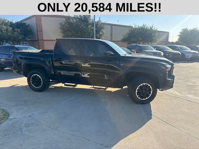 Used 2025 Toyota Tacoma TRD Off-Road AWD/4WD image 2