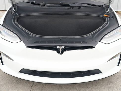 Used 2022 Tesla Model X image 8
