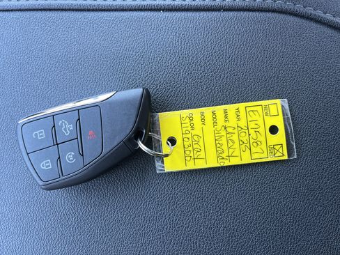 Used 2025 Chevrolet Silverado 2500 LT image 31