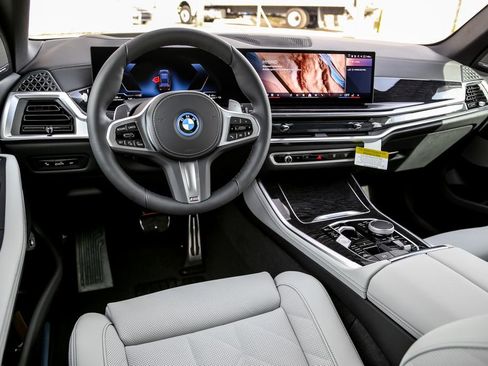 New 2026 BMW X5 xDrive50e w/ M Sport Package image 9