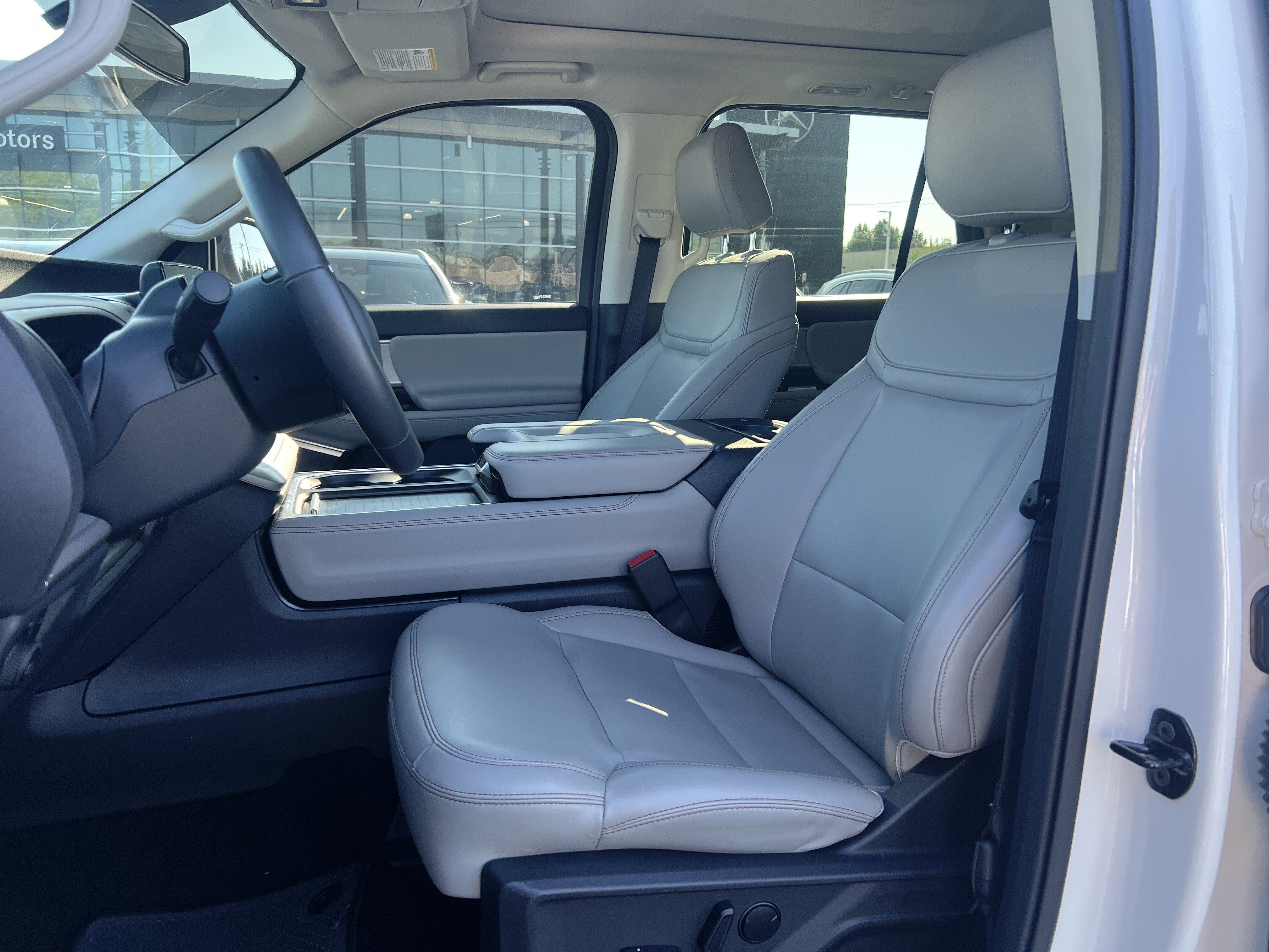 Used 2025 Ford Expedition Max Active AWD/4WD image 16