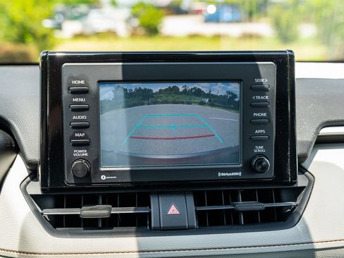 Used 2020 Toyota RAV4 XLE w/ Convenience Package FWD image 30