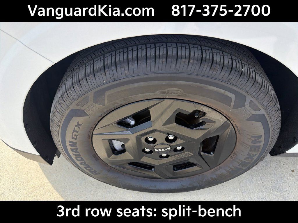 Certified 2026 Kia Carnival FWD image 22