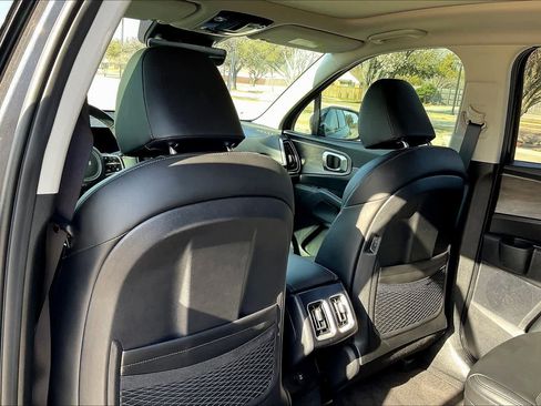 Certified 2024 Kia Sorento X-Line EX AWD/4WD image 12
