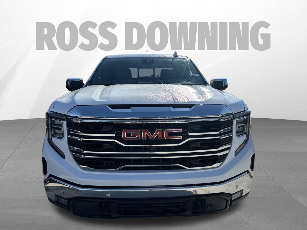 Used 2023 GMC Sierra 1500 SLT w/ SLT Premium Plus Package AWD/4WD image 2