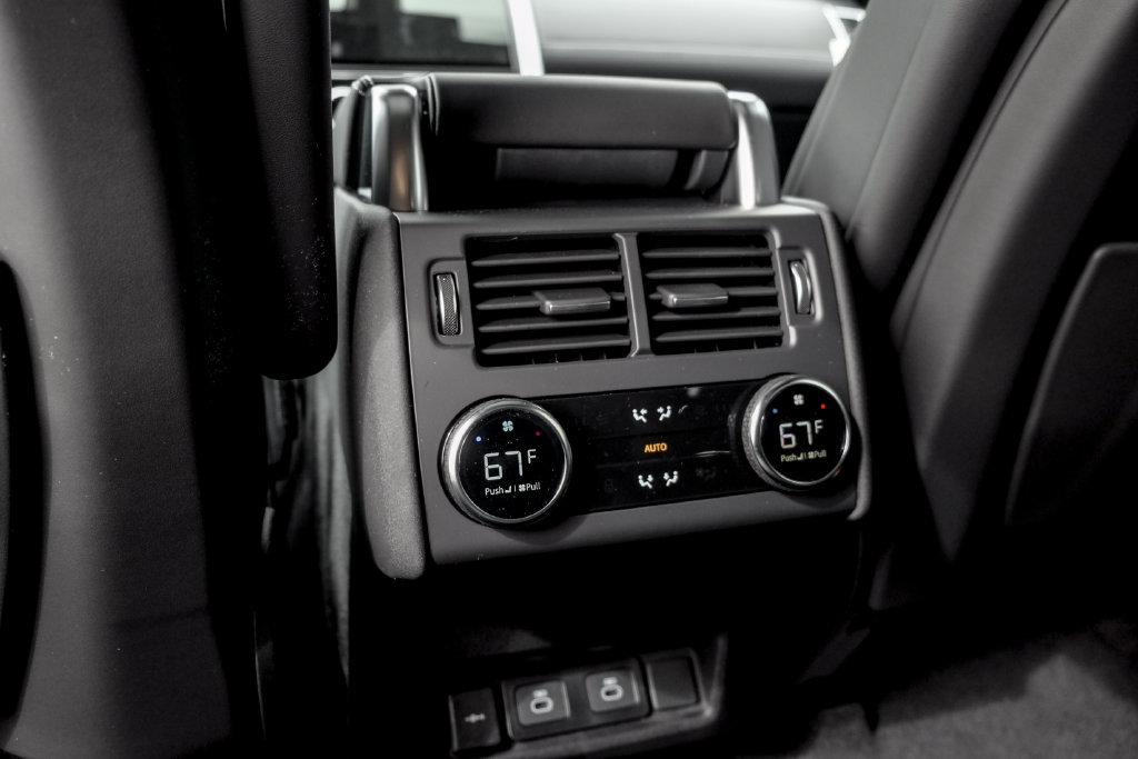 New 2026 Land Rover Discovery Limited Edition AWD/4WD image 17
