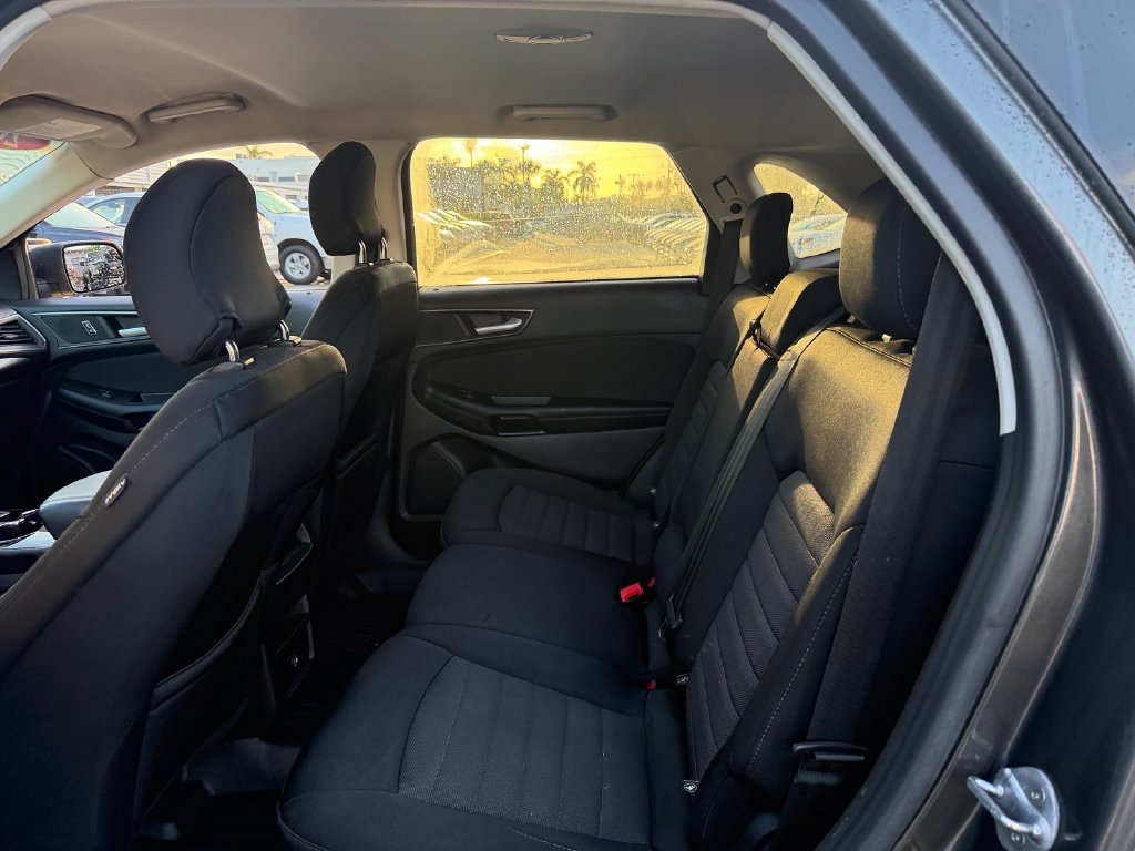 Used 2016 Ford Edge SE FWD image 12